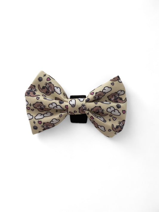 CUTE OTTER BOW TIE